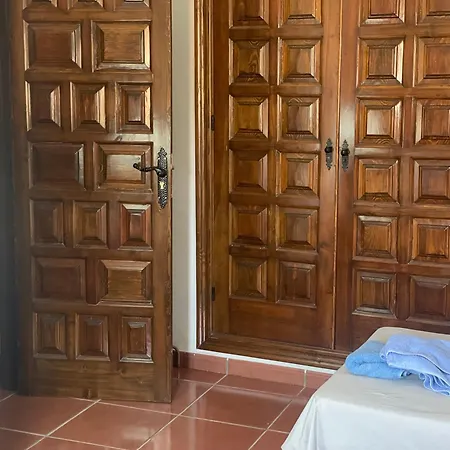 Homestay Palacete Magistral Dominguez *